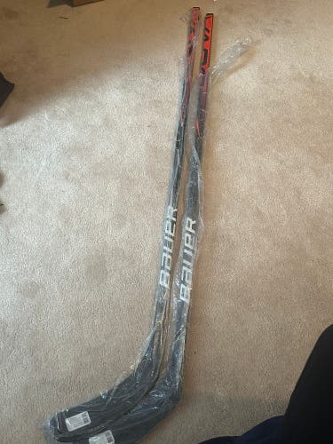 Senior Bauer Vapor Flylite Right Handed Hockey Stick P92 87 Flex (New)