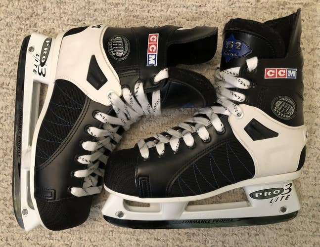 CCM Tacks 252 Hockey Skates Regular Width 8 (Used)