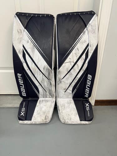 Intermediate (Large) Bauer Vapor X5 Pro Goalie Leg Pads (Used)