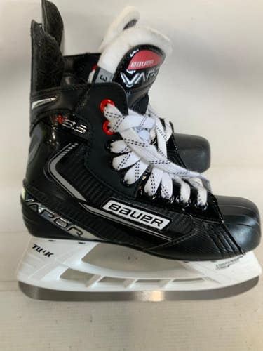 Used Bauer VAPOR X3.5 Junior Hockey Skate Junior 03 11823-S000038790