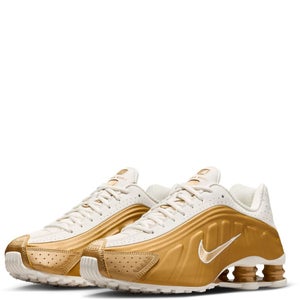 Nike Shox R4 AR3565-010 Sneaker Womens White Gold Low Top Lifestyle Shoes MEW725