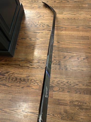 Senior CCM Ribcor Trigger 9 Pro Right Handed Hockey Stick P28 75 Flex (Used)