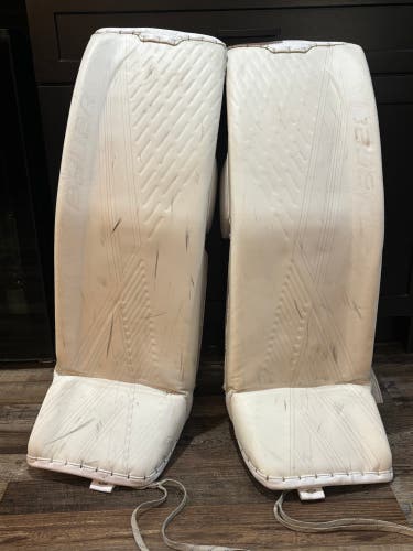 36" Bauer Ultrasonic Goalie Leg Pads Pro Stock (Used)