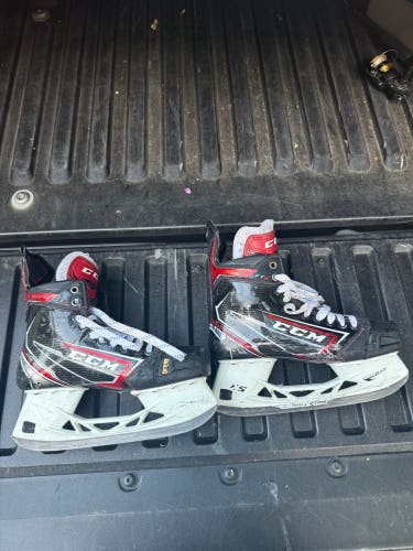 2019 CCM JetSpeed FT2 Hockey Skates Regular Width 8 (Used)