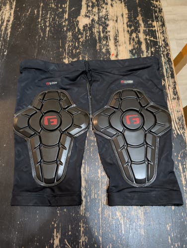 G-Form ProX2 Knee pads Size XL (Used)