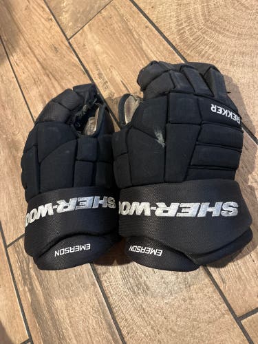 Sher-Wood Rekker M80 Gloves 15" (Used)