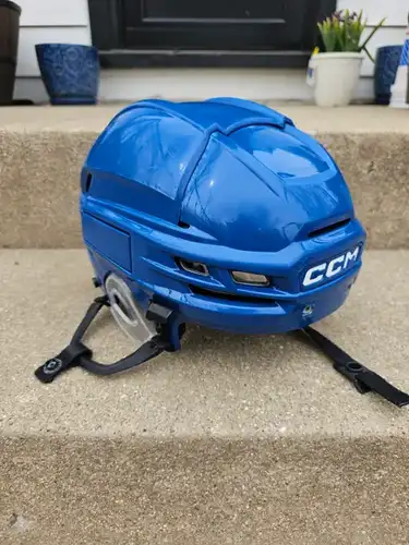 Medium CCM Tacks 910 Helmet (Used)
