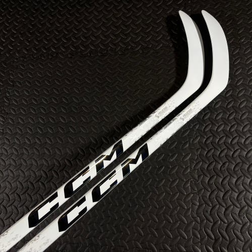 2 Pack - Senior CCM Ribcor Trigger 9 Pro Right Handed Hockey Stick P28 75 Flex (New) - White -