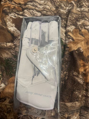 Diamond Culture Large Batting Gloves (New)