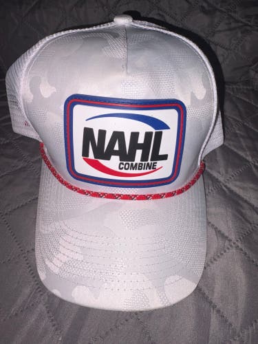 White Men's One Size Fits All Hat (New)