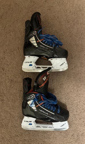 True HZRDUS 7x Hockey Skates - Junior 1.5