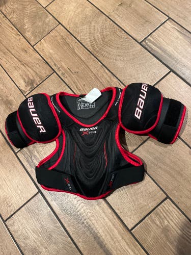 Medium Junior Bauer Vapor X700 Shoulder Pads (New)