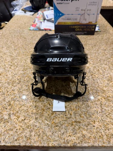Medium Bauer 3500/ 4500 Helmet black (Used)