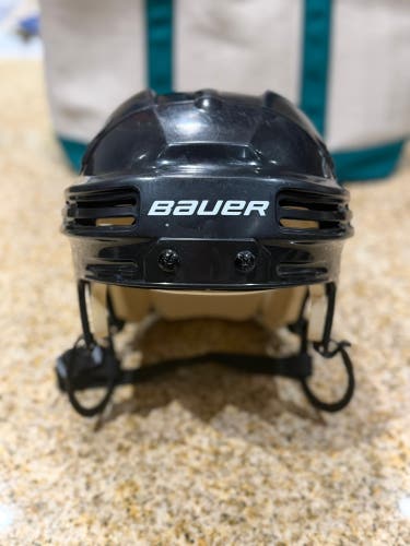 Large Bauer 4500 Hockey Helmet black(Used)