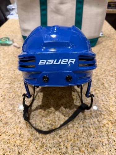 Large Bauer 4500 Hockey Helmet blue (Used)