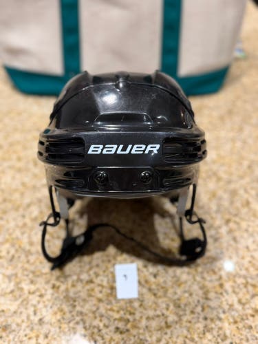 Medium Bauer 3500/4500 Helmet black  (Used)