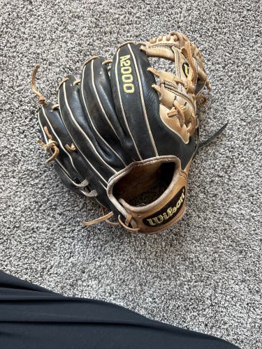 Wilson A2000 RH Infield Baseball Glove 11.5" (Used)