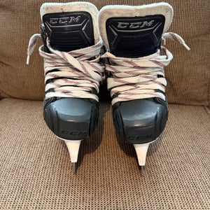 CCM JetSpeed FT460 Hockey Goalie Skates Regular Width Size 1.5 (Used)