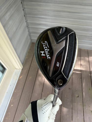 Titleist 818 H1 Hybrid 18* Stiff Flex Right Handed