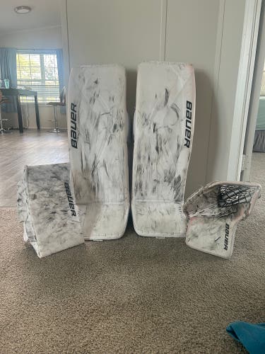 XL Bauer FlyLite Goalie Leg Pads (Used)