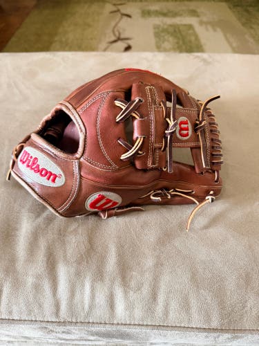 Wilson A2000 RH Infield Baseball Glove 11.75" (Used)