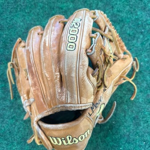 Brown Wilson A2000 DP15 RH Infield Baseball Glove 11.5" (Used)