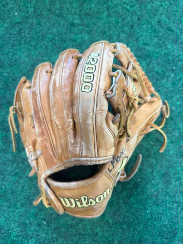 Brown Wilson A2000 DP15 RH Infield Baseball Glove 11.5" (Used)