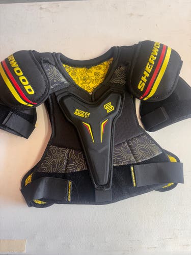 Boys Junior Sher-Wood Rekker Shoulder Pads (New)