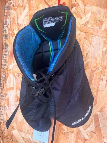 Youth Medium Bauer X Hockey Pants (Used)
