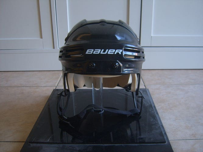 Excellent Condition Bauer BHH4500 Hockey Helmet sz Medium Black