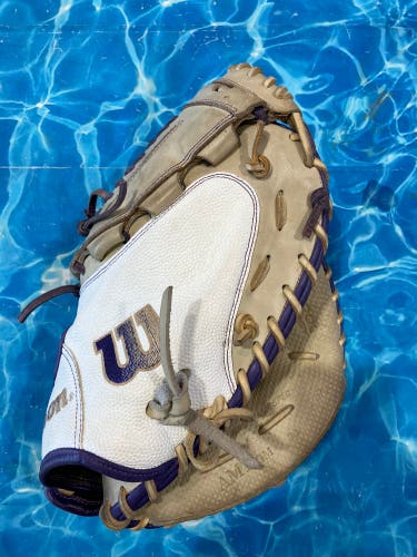 Wilson A2000 RH Catcher's Softball Glove 34" (Used)