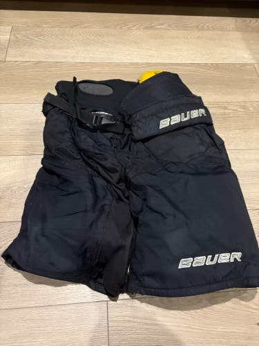 Men's Junior Small Bauer Supreme TotalOne MX3 Hockey Pants (Used)