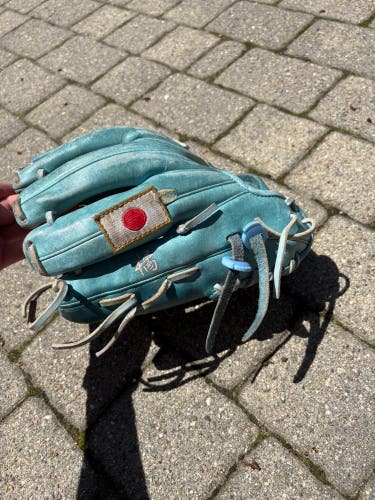 Custom Emery RH Pitcher's Baseball Glove 11.5" (Used)