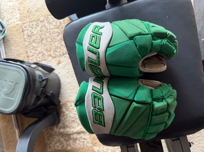 Bauer Gloves 11" (Used)