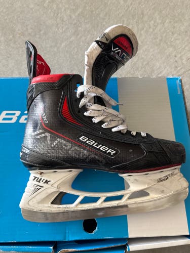 Black Bauer Vapor 3X Pro Hockey Skates Narrow Width 7 (Used)