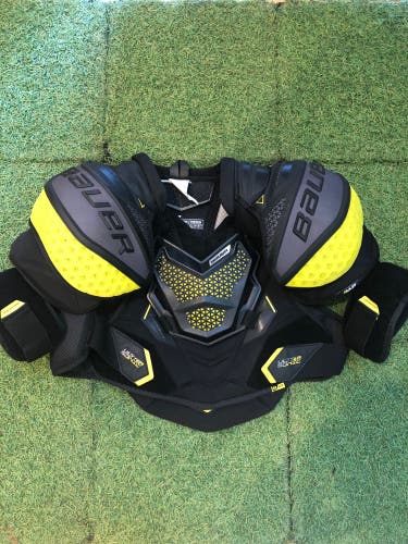Senior Medium Bauer Supreme Ultrasonic Shoulder Pads (Used)
