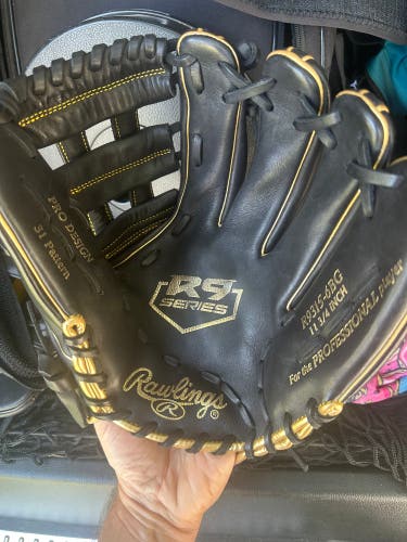 Rawlings R9 RH Outfield Baseball Glove 11.75" (Used)
