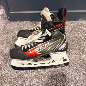 Black/Gray 2019 CCM JetSpeed FT460 Hockey Skates Regular Width 9.5 (Used)