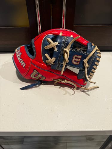 Wilson A2000 RH Infield Baseball Glove 11.5" (Used)