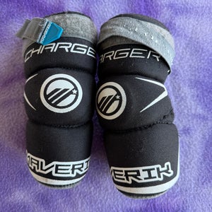 Medium Youth Maverik Charger Arm Pads (Used)
