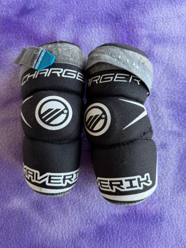 Medium Youth Maverik Charger Arm Pads (Used)