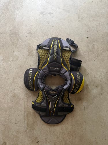Large Junior Bauer Supreme 150 Shoulder Pads (Used)