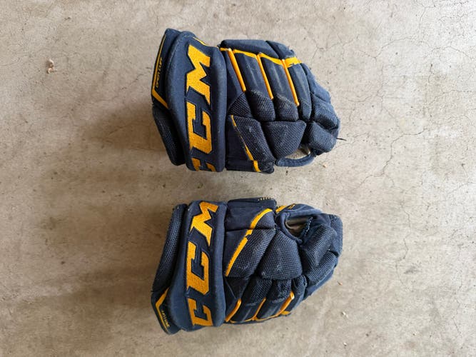 CCM JetSpeed FT390 Gloves 11" (Used)