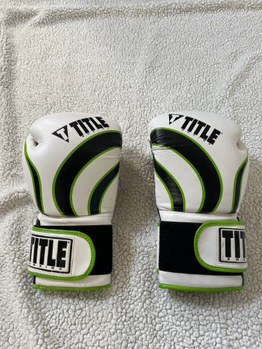 Title Infused Foam Aerovent Size L Boxing Gloves Used