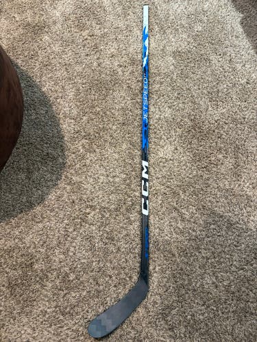 Senior CCM RH JetSpeed FT9 PRO Hockey Stick P28 75 Flex (New)