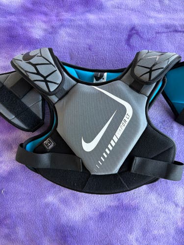 Extra Large Youth Nike Vapor LT Shoulder Pads (Used)