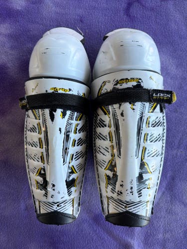 Junior CCM Tacks 5092 Shin Pads 11" (Used)