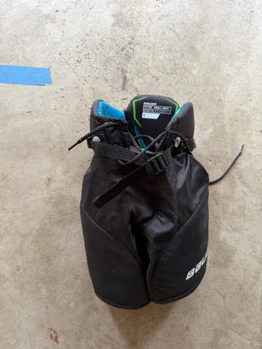 Youth Small Bauer Hockey Pants (Used)
