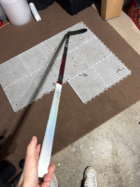 New Senior CCM JetSpeed FT6 Pro Right Handed Hockey Stick P28 70 Flex