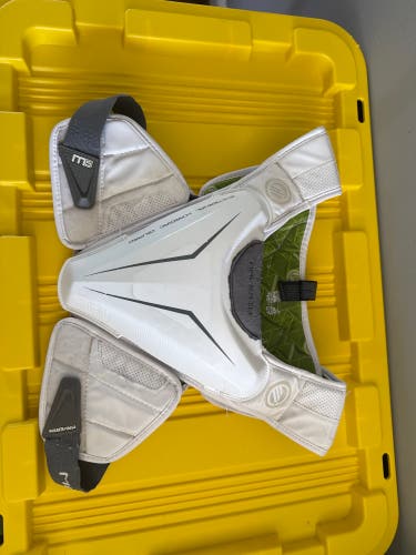 Large Adult Maverik M5 Speed Pad Shoulder Pads (Used)